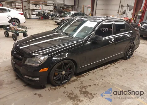 2013 Mercedes-Benz C 300 Sport 4Matic из США, поврежденный, VIN WDDGF8AB0DR250955